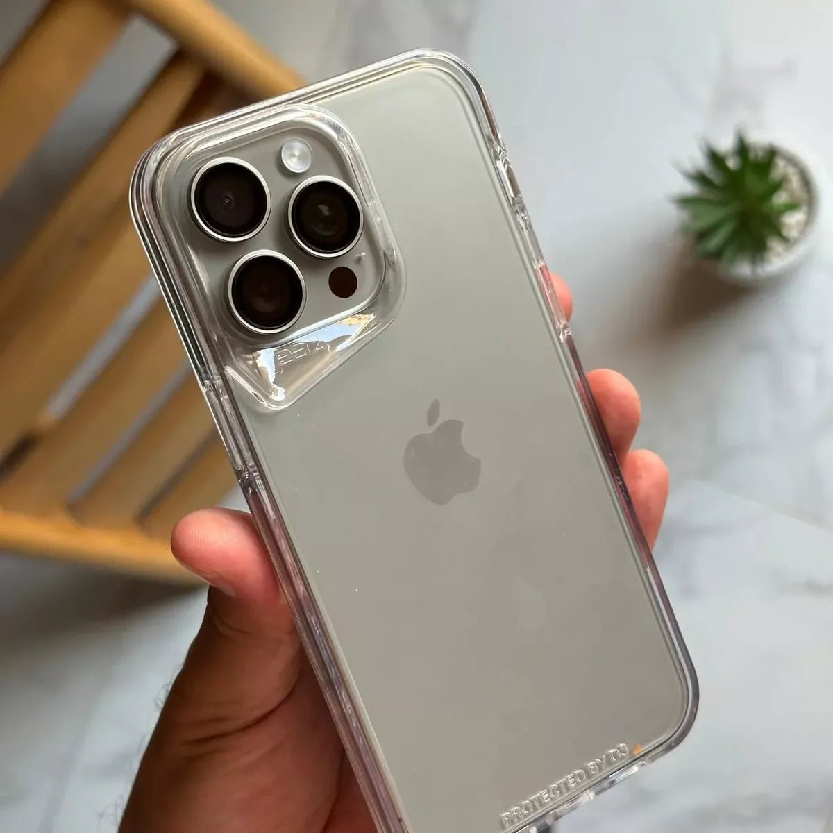 Gear4 iPhone Slim Crystal Palace Clear case